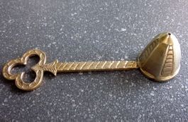 Kerzenlöscher aus Messing mit Verzierungen