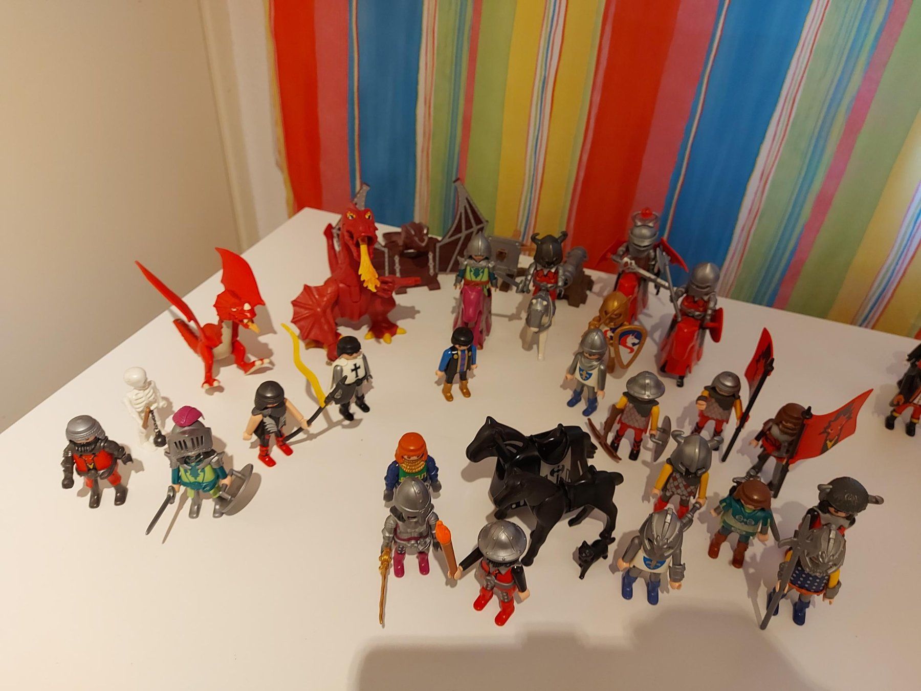 Playmobil Giocattoli: Playmobil Ritter, Drachen und Polizisten – Usato da Buchs AG venduto da Sushikiller