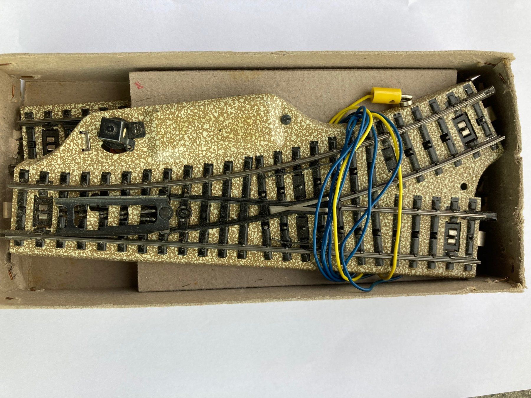 Märklin Modellini di ferrovie: Elektromagnetisches Weichenpaar HO  5117 – Usato da Grenchen venduto da extrafein