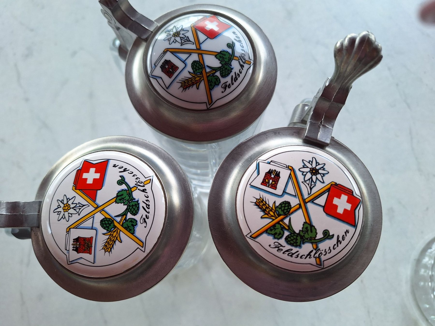 Bicchieri: 7 STK GLASBIERKRÜGE MIT ZINNDECKEL – Nuovo (secondo la descrizione) da Huttwil venduto da Kunterbuntli 4