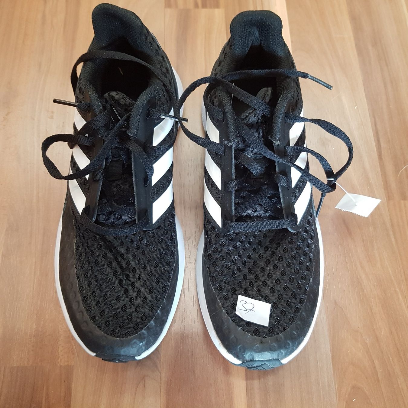 Adidas Scarpe da uomo: Adidas Schuh cloudfoam gr 37 1/3 k31 – Usato da Schwarzenburg venduto da Flamingo07