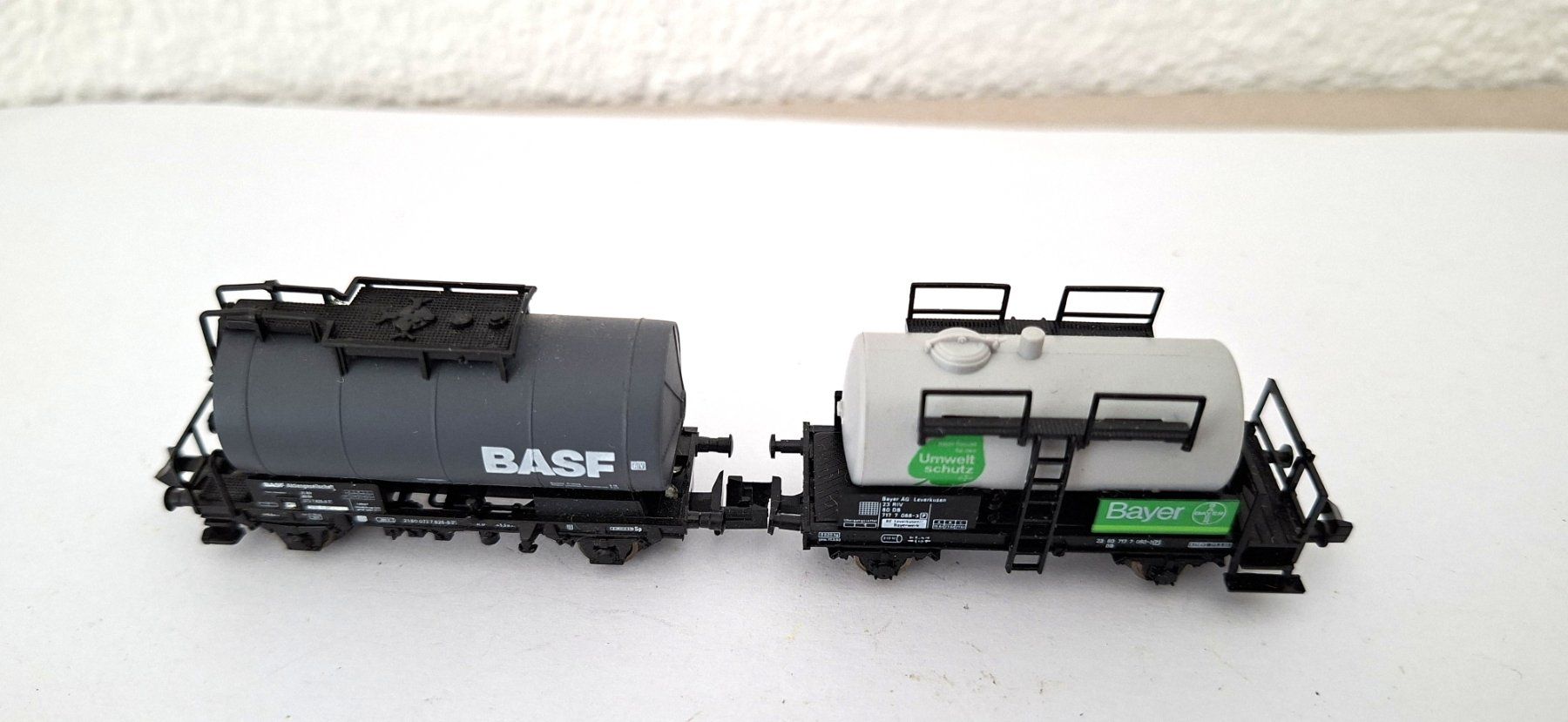 Fleischmann Modellini di ferrovie: Fleischmann / Roco DB Tankwagen – Usato da Biberist venduto da Ntrains 2