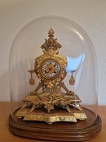 Antike französische Kaminuhr / Pendule unter Glassturz