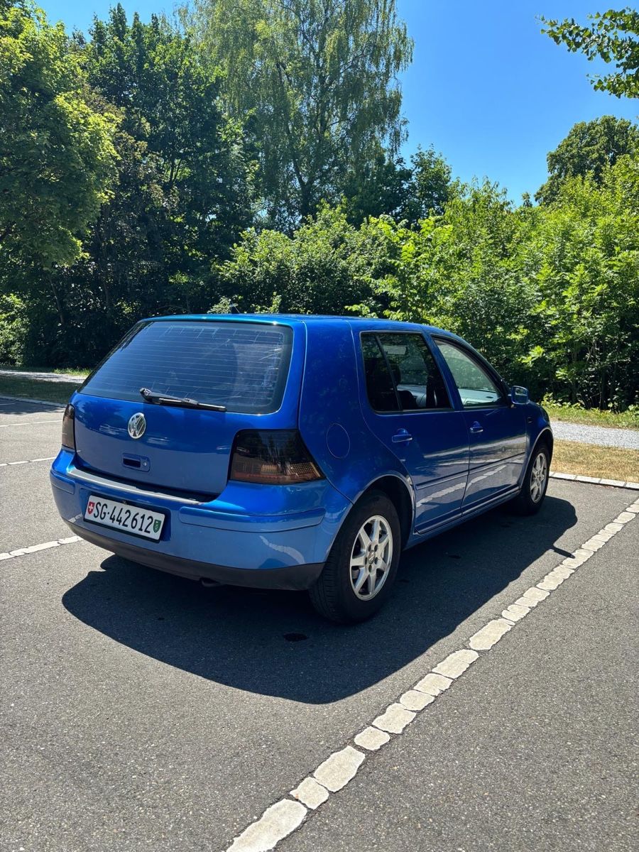 VW Autos: VW Golf blau metallic – Gebraucht aus Uzwil von ort_9797 2