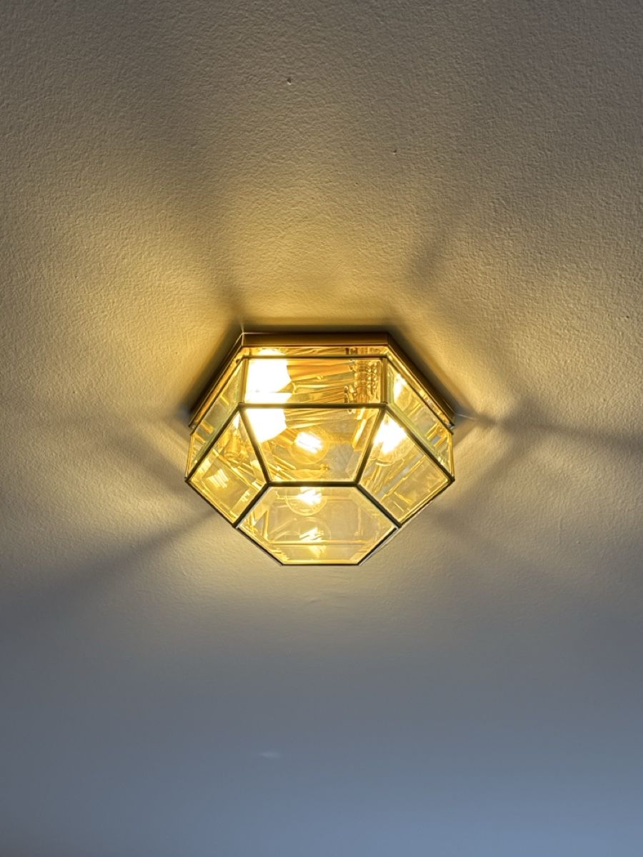 Kronleuchter & Deckenlampen: Deckenleuchte Messing mit Glas sechseckig – Gebraucht aus Basel von bar_b2yw 1