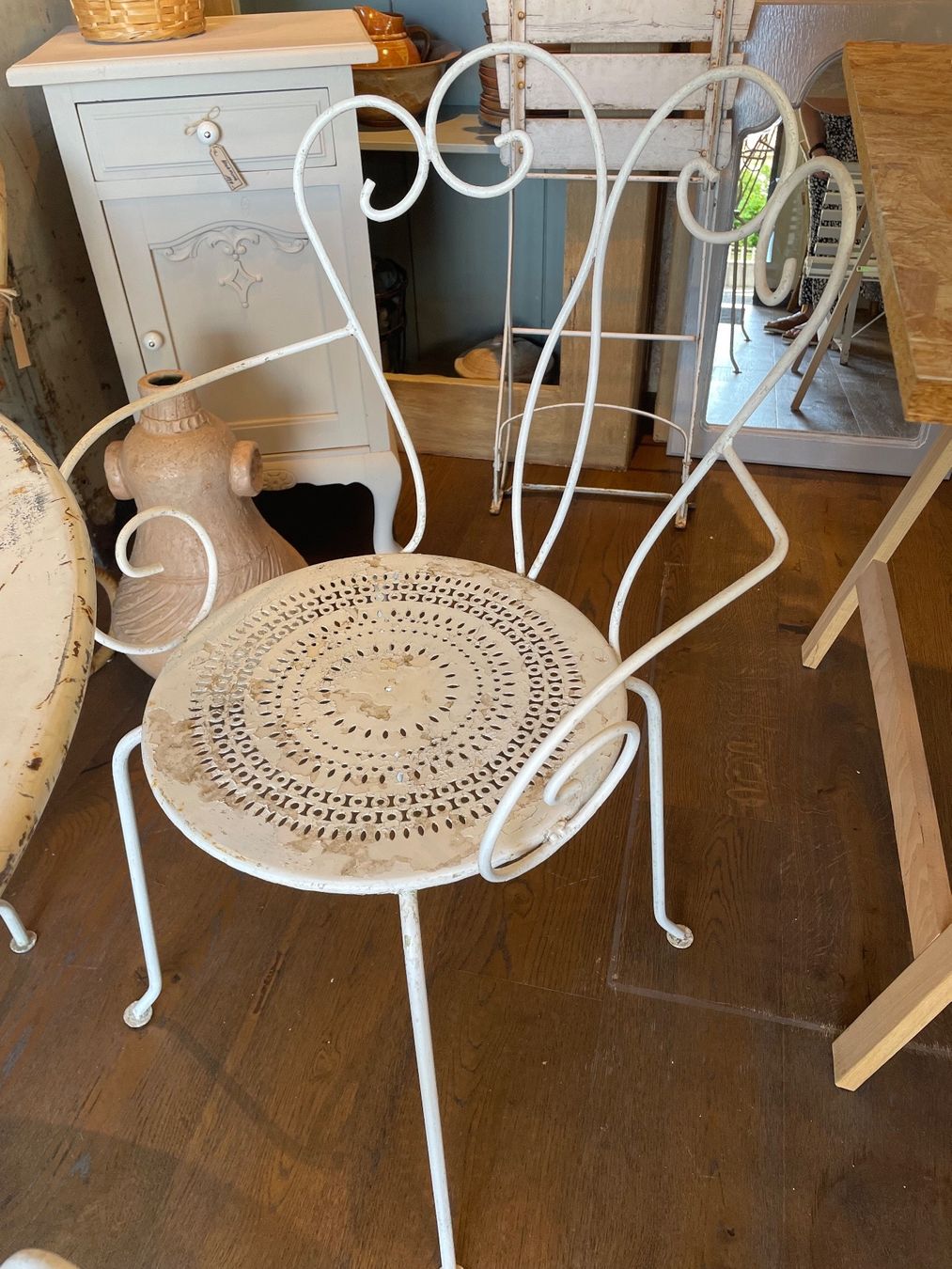 Tische: Blechtisch weiss 94cm – Gebraucht aus Sirnach von dasrosahaus 9