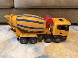 Camion bétonnière Bruder