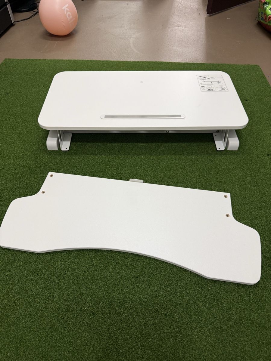 Scrivanie: White Standing Desk Converter (detached subshelf) – Usato da Zürich venduto da julian.a 2