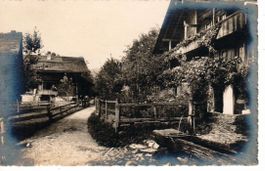 Dorfstrasse im Berner Oberland