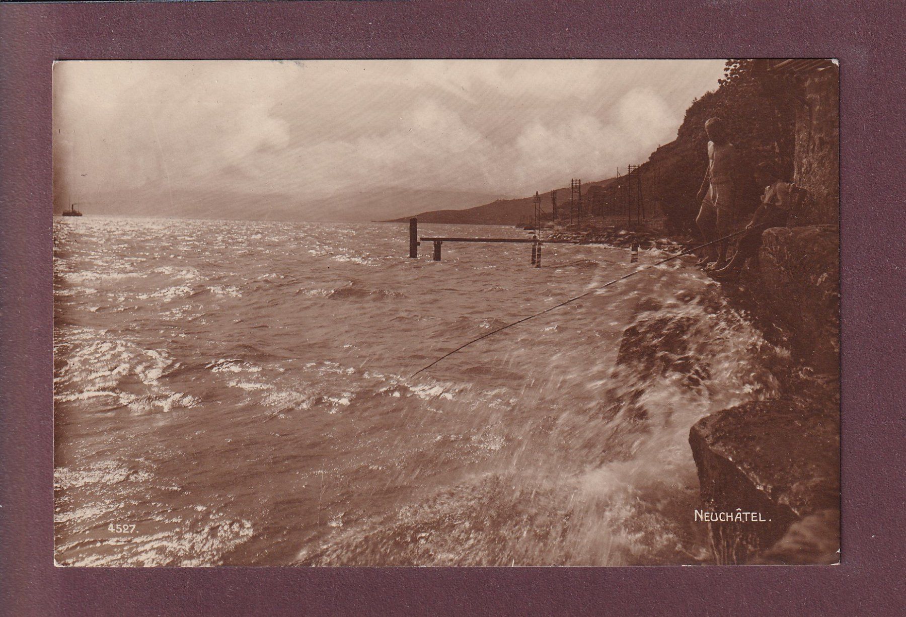 Cartoline postali: NEUCHÂTEL - Pêcheur - 1920 – Usato da Pully venduto da nicecards
