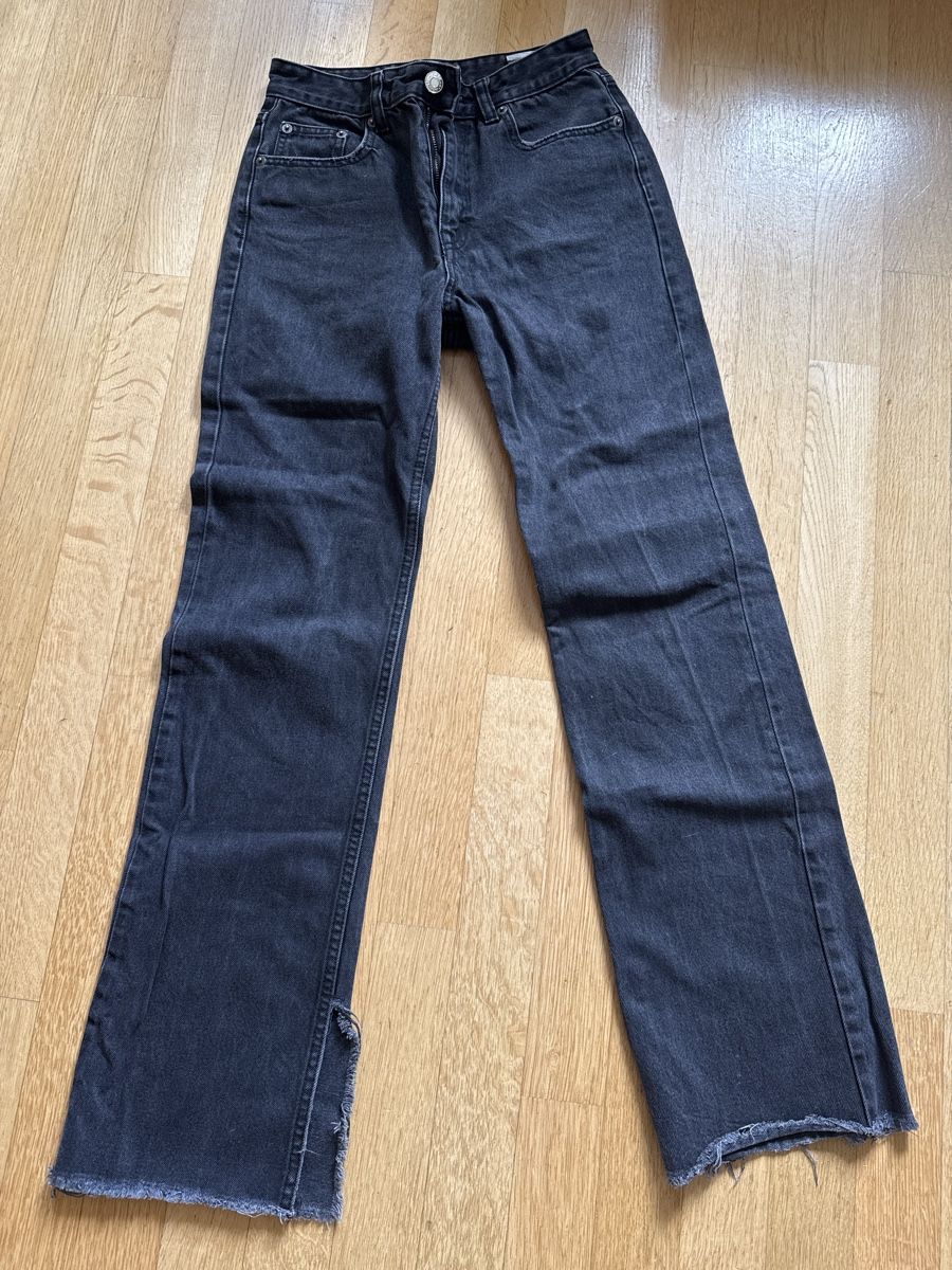 Pull&Bear Jeans: Pull&Bear Jeans schwarz Gr. 36 – Usato da Mauren venduto da ducducturi
