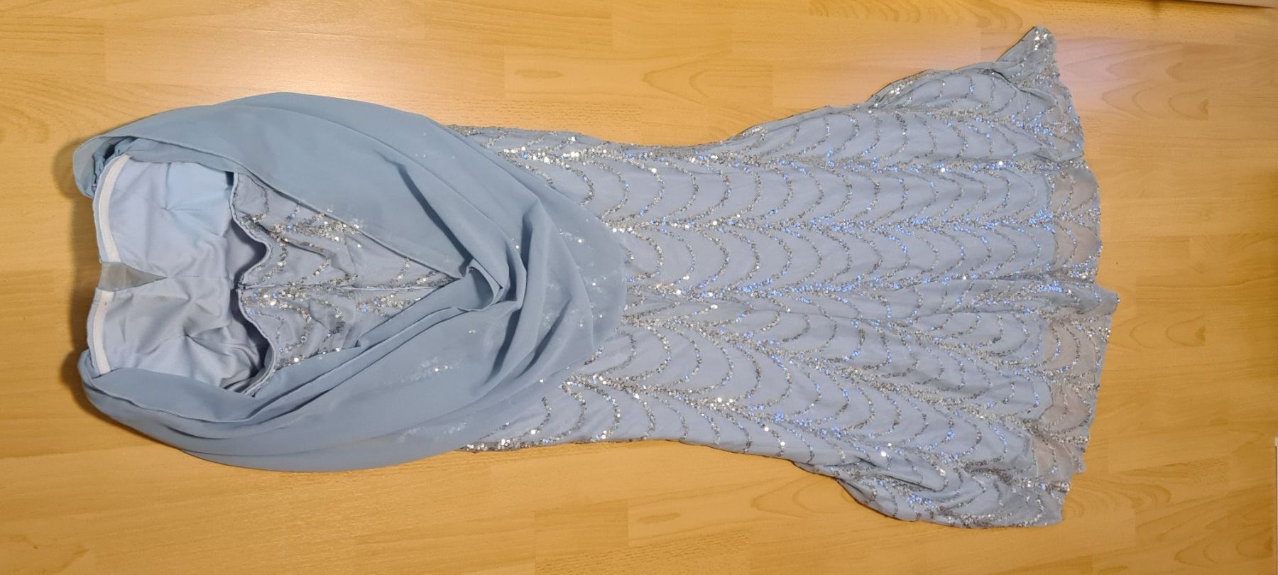 Vestiti: Elegantes, hellblaues Abendkleid mit Stola, Grösse 40-42 – Nuovo (secondo la descrizione) da Beromünster venduto da gha_pd9j 1