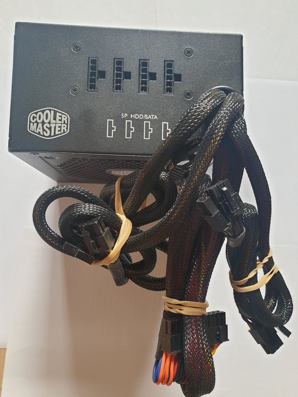 Componenti elettronici: Alimentation PC Cooler Master G750M – Usato da Moudon venduto da Amaroli7 4