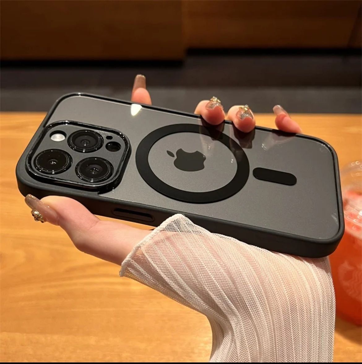 Cover & Protezioni schermo: iPhone 12 Pro Silikon Case Black – Nuovo e nell'imballaggio originale da Zürich venduto da swiss.tech 1