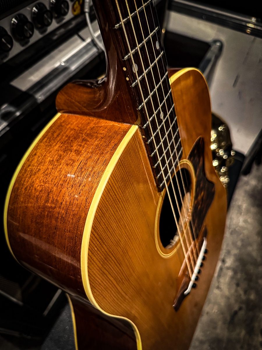 Gibson Strumenti musicali: Gibson J-35 original vintage 1939 – Usato da Montreux venduto da Alligator-AMPS 4