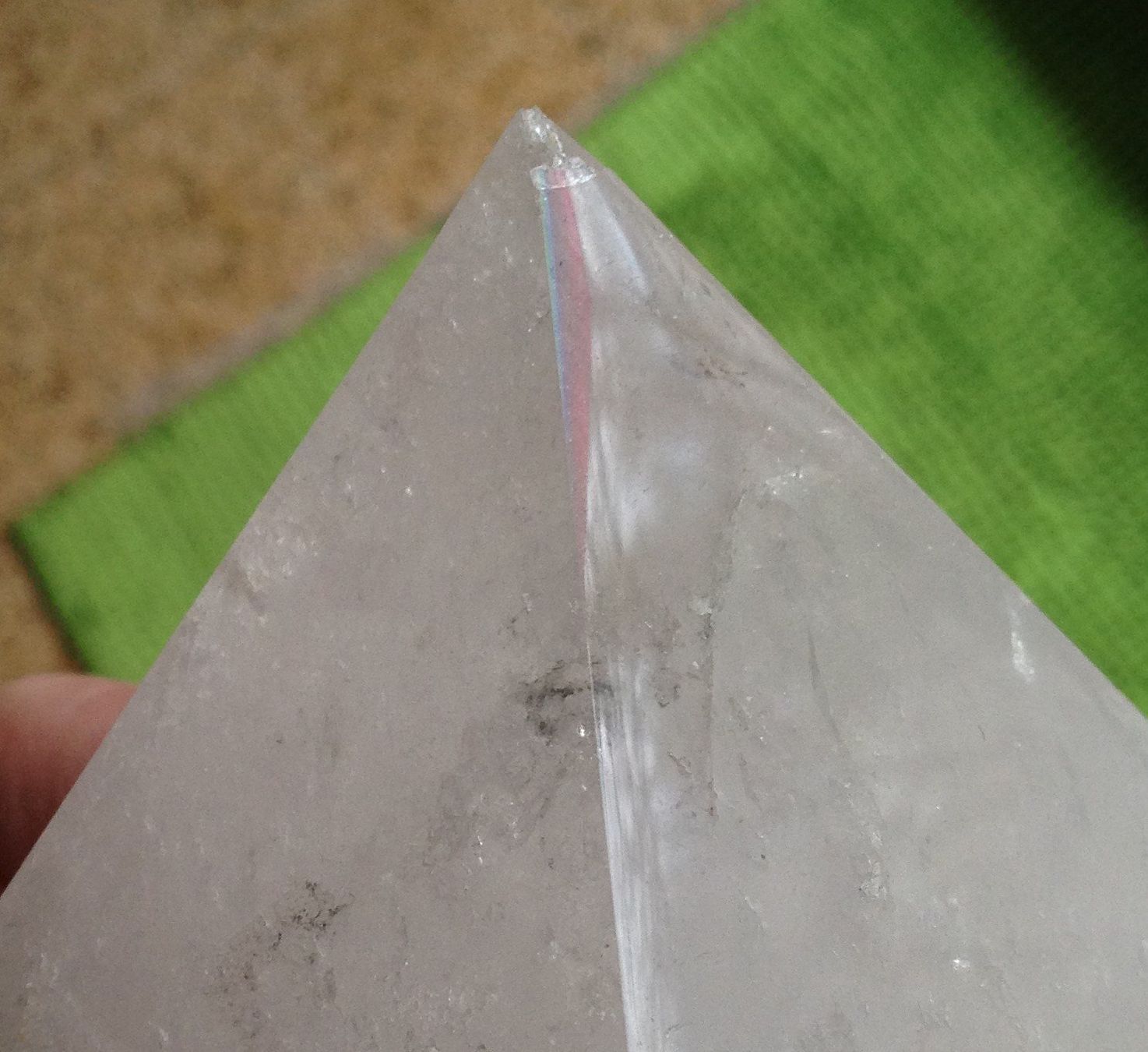 Minerali & Pietre curative: Quartz grande pyramide polie – Usato da Vevey venduto da zabounetta 7