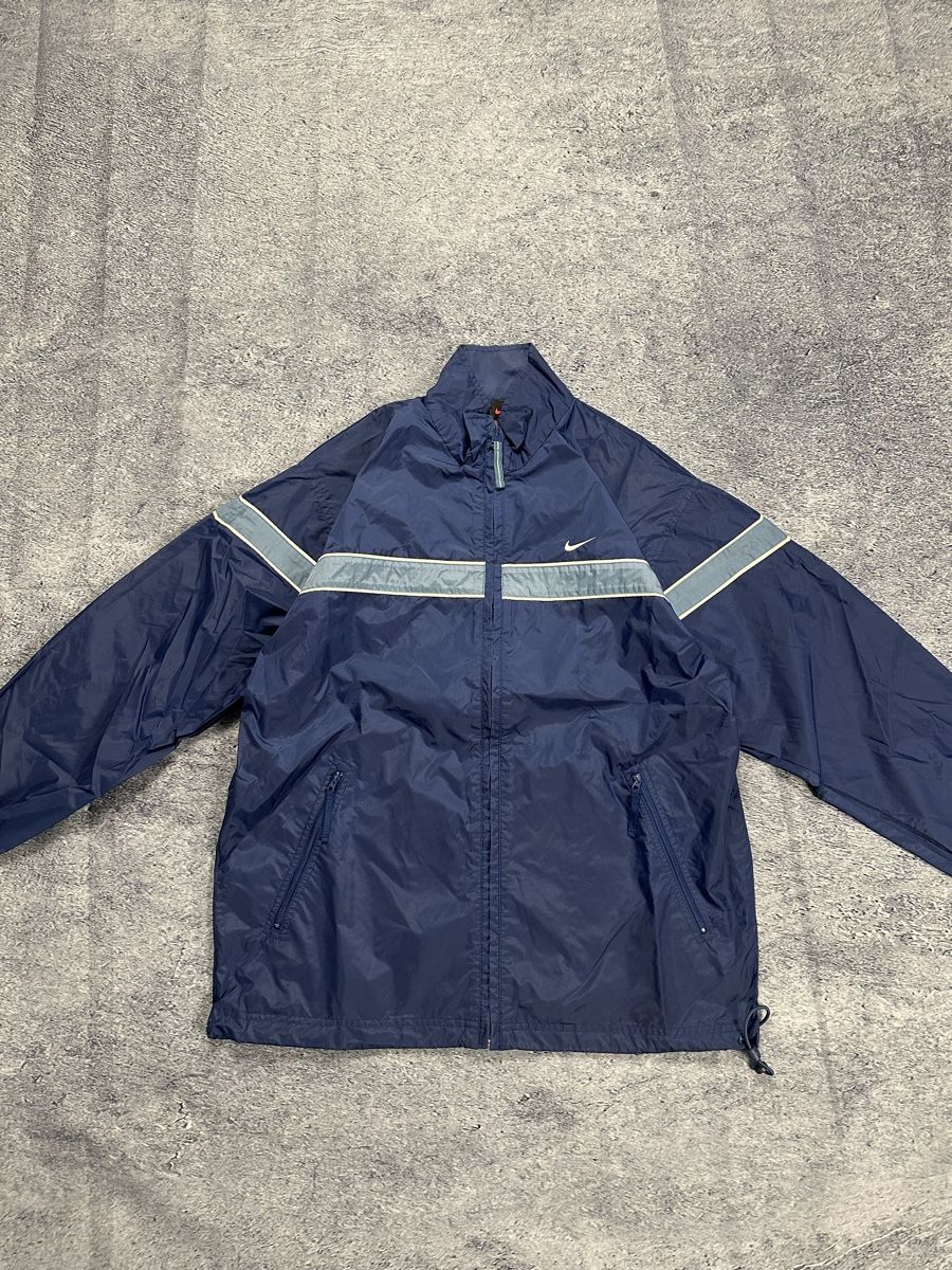 Nike Giacche: Nike Übergangsjacke, Gr. S – Usato da Luzern venduto da 041Vintage