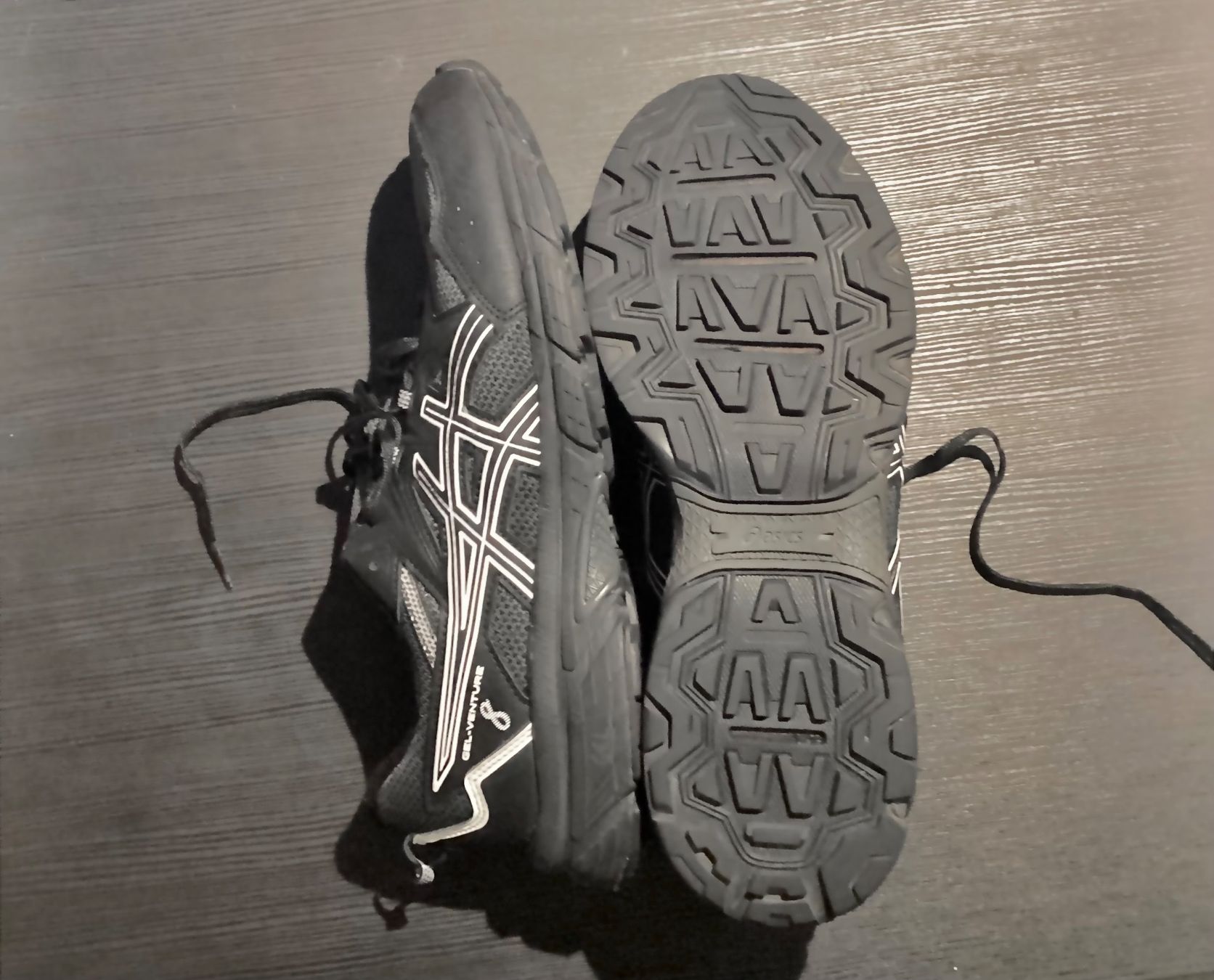 Asics Scarpe da uomo: Acics Gel Venture Gr. 44 – Nuovo (secondo la descrizione) da Zürich venduto da con_tjl2 2