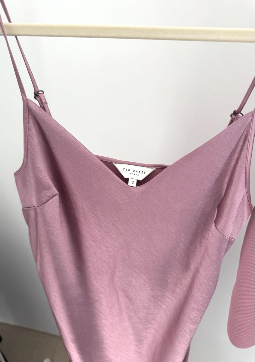 Ted Baker Robes: Ted Baker MACHAR 2-in-1 Satinkleid & Stricktop Rosa  – Neuf avec emballage d'origine à Zürich par di_archive 3
