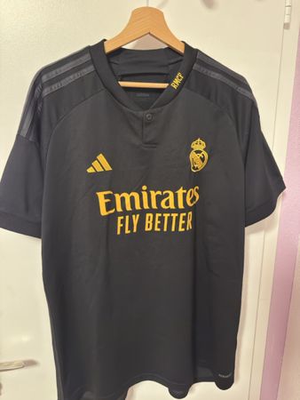 Real Madrid Jersey Black Gold Logo Size L New