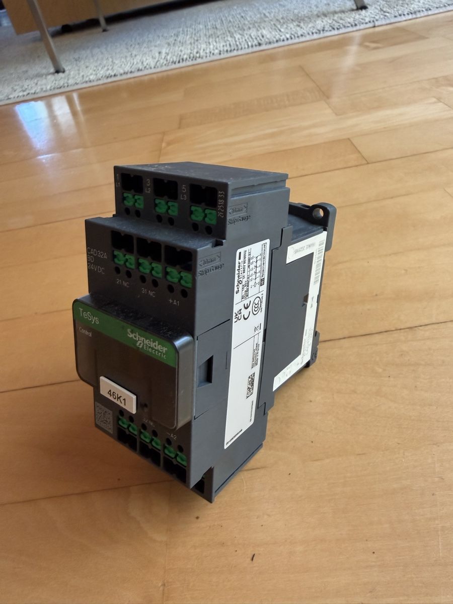 Schneider Componenti elettronici: CAD32ABD Industrielle Relais Schneider Electric – Nuovo (secondo la descrizione) da Langenthal venduto da len_6rrp 2
