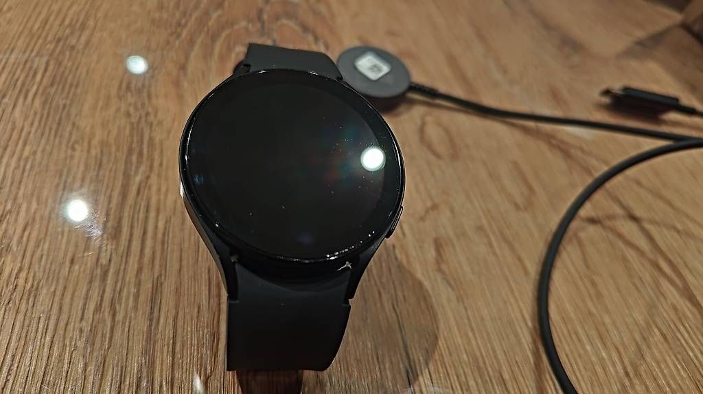 Smartwatch: Samsung Galaxy Watch 5 LTE – Gebraucht aus Tenniken von