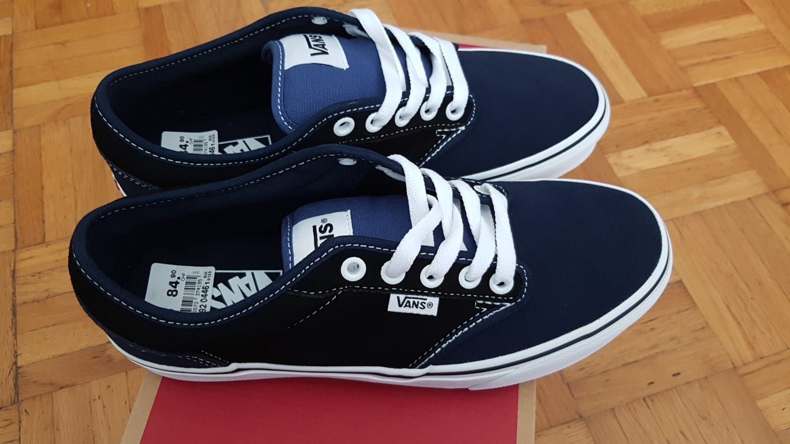Vans Scarpe da uomo: Vans ARWOOD Retro Suede Gr.40,Leder. – Nuovo e nell'imballaggio originale da Zürich venduto da ata_c8nh 1