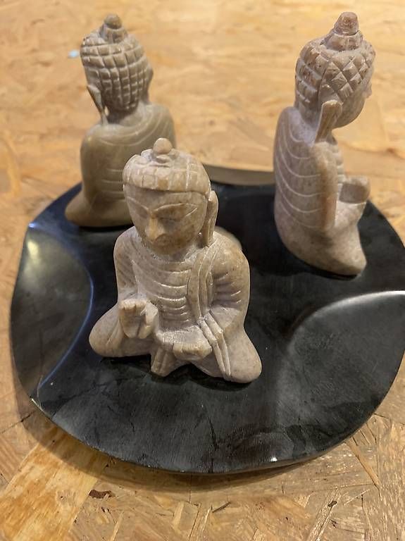 Skulpturen & Statuen: Bouddha en pierre – Gebraucht aus Muraz (Collombey) von nic_f7hm