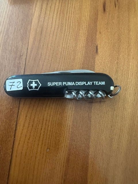 Victorinox Coltelli tascabile: Victorinox Super Puma Display Team 300 pcs – Nuovo e nell'imballaggio originale da Pringy venduto da Toyotafj 2