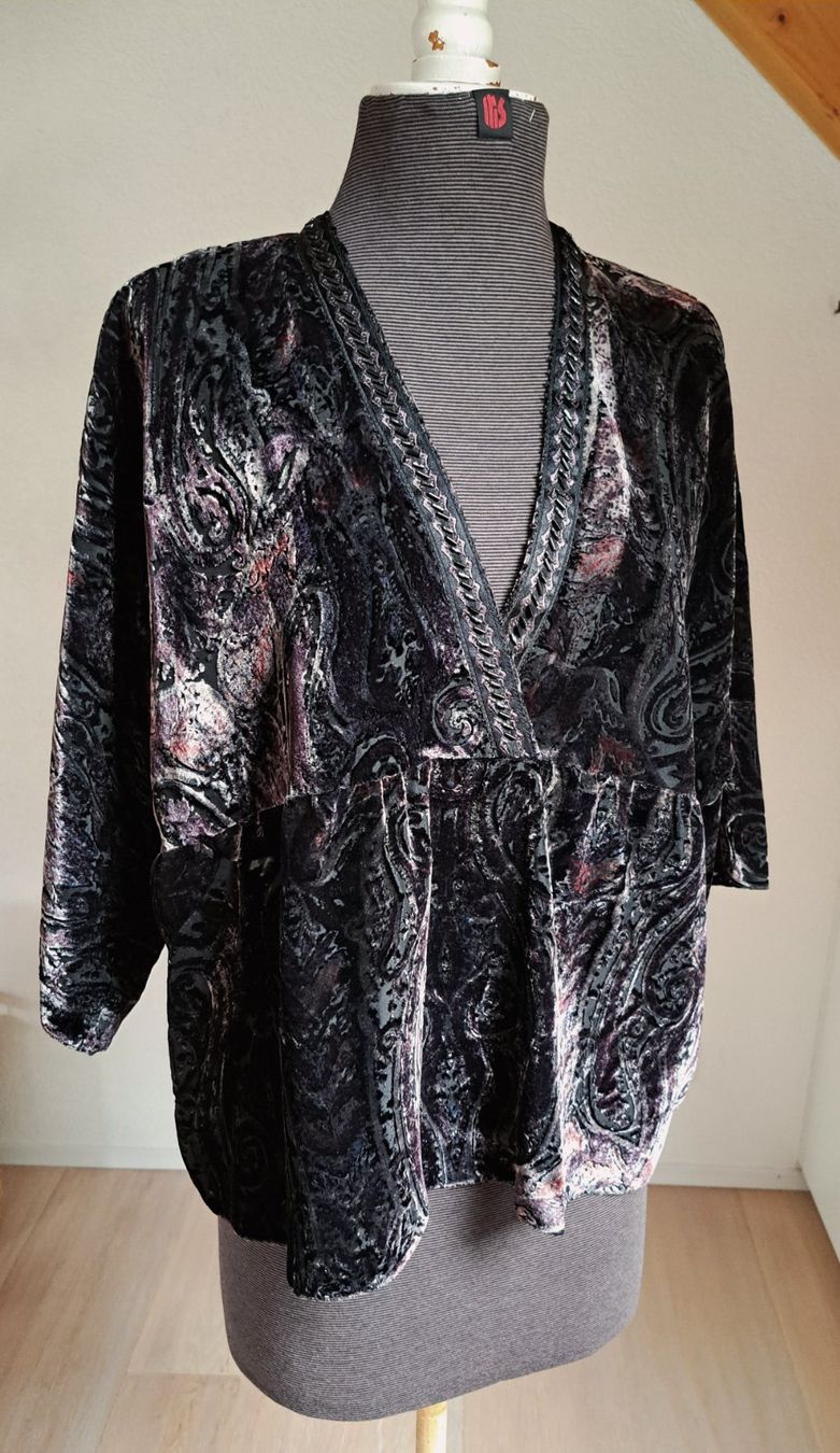 Blusen: IRIS Samt Bluse – Neu (gemäss Beschreibung) aus Reutigen von IrisFashion 1