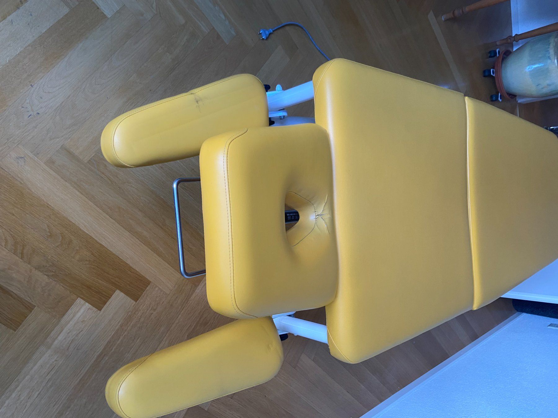 Liegen & Liegestühle: Therapieliege elektrisch – Gebraucht aus Luzern von rezi61 1