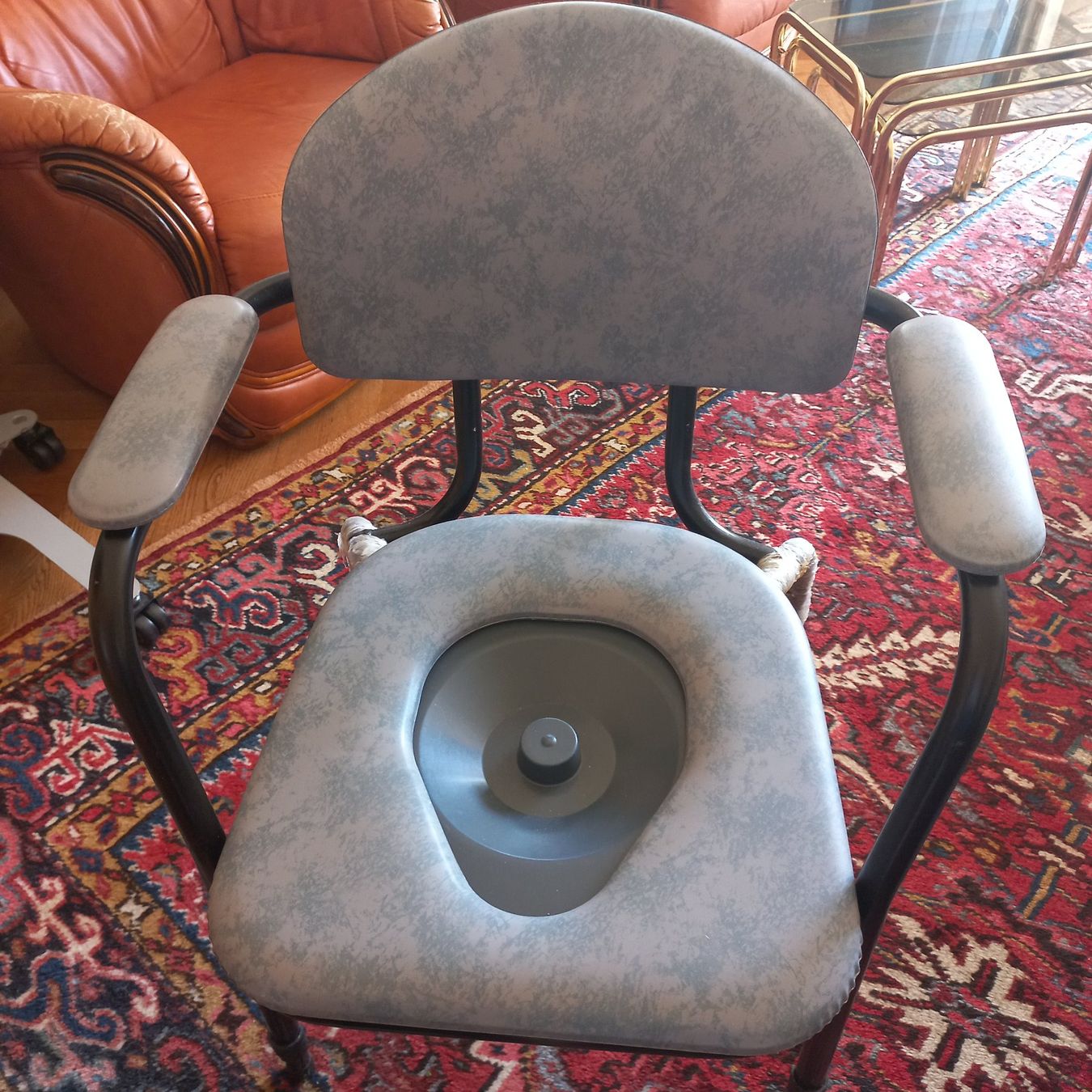 Stühle: Chaise percée – Gebraucht aus Jongny von dve_7nbz 1