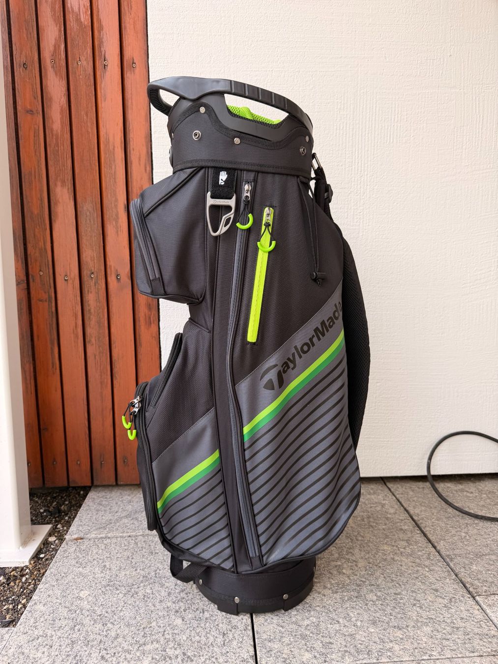 Taylor Made Borse: TaylorMade Golf Bag – Nuovo (secondo la descrizione) da Cham venduto da jad_2vjh