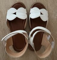 Sandales enfant blanches taille 33 bon état