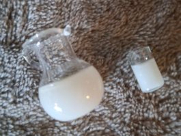 Heute gibt es Milch im Puppenhaus,Krug und Glas aus Glas,neu