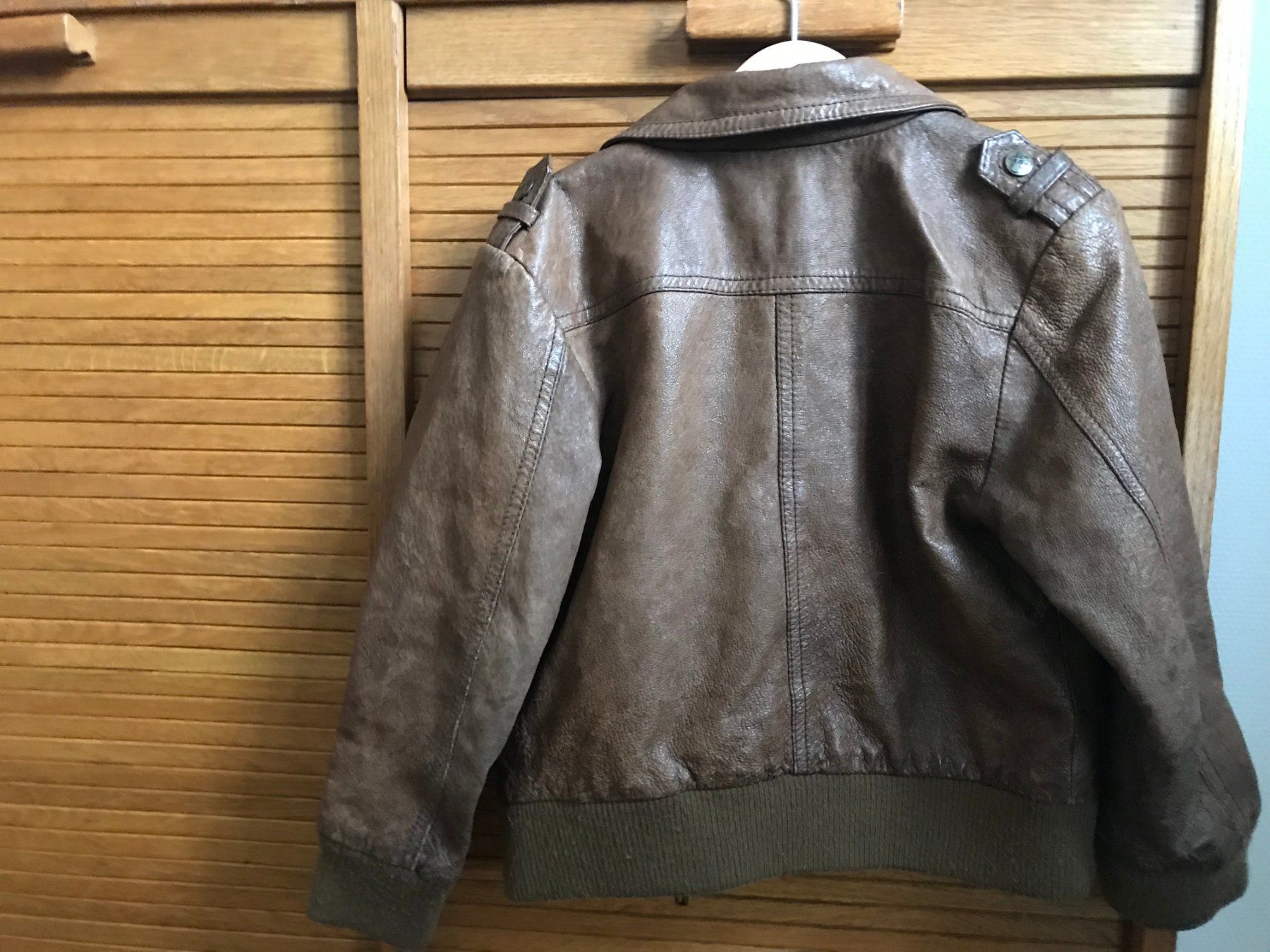 H&M Giacche & Cappotti: Coole Lederjacke Retro-Style Gr. 122 Kinder – Nuovo (secondo la descrizione) da Wädenswil venduto da Aniares2 4