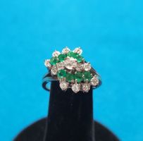 750 Weiss Gold Ring Mit Diamanten~Smaragde