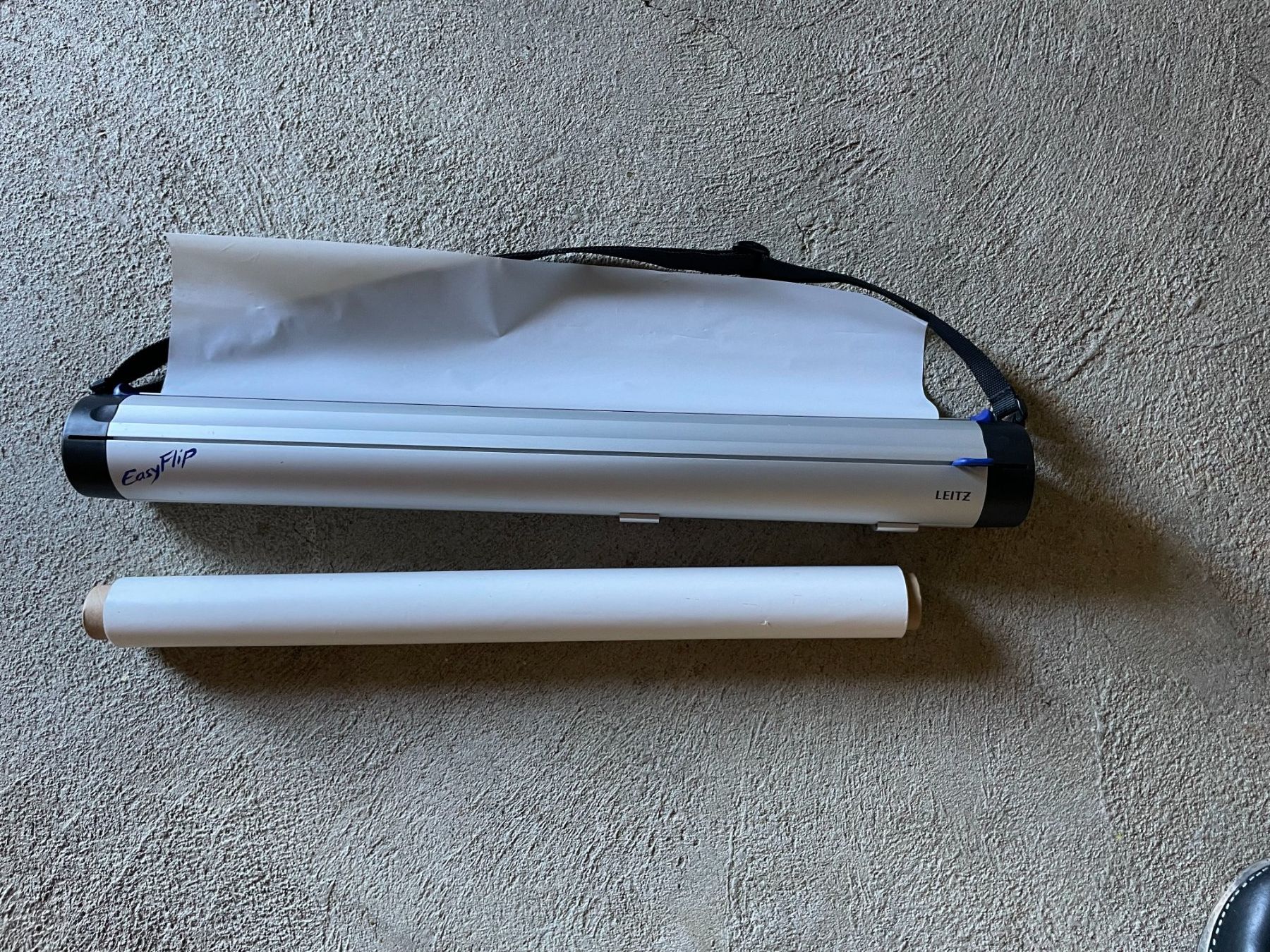 Lavagne: LEITZ Easy Flip Flipchart mit 2 Rollen Spezialfolie – Nuovo (secondo la descrizione) da Kaufdorf venduto da Spitfire71 1