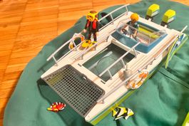 Glasbodenboot mit Unterwassermotor  Nr.9233