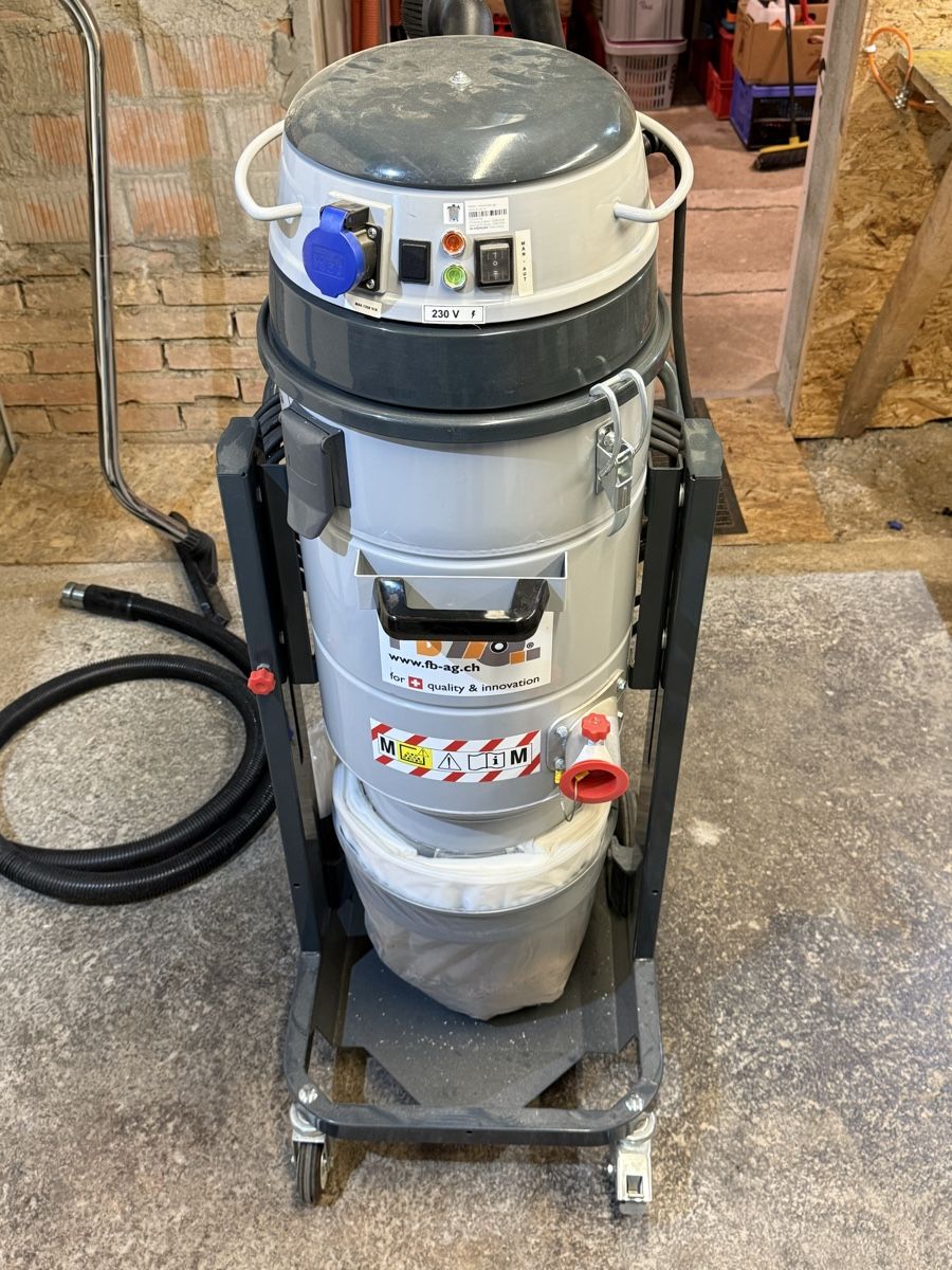 Aspirapolveri & Accessori: F+B Industrie Staubsauger VAC 202 DS – Nuovo (secondo la descrizione) da Rickenbach ZH venduto da Pyro_Iced