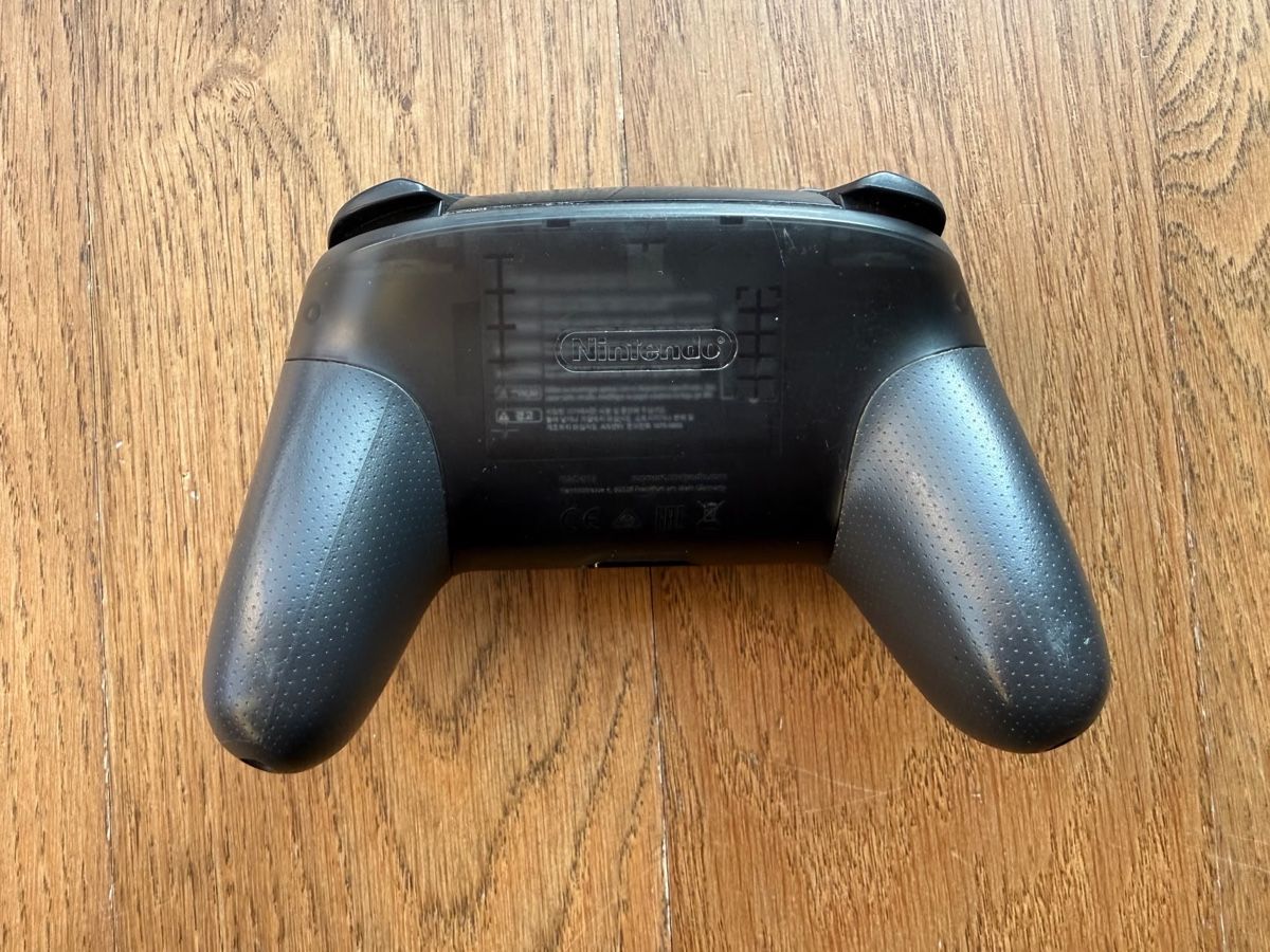 Nintendo Controller: Pro Controller / schwarz / ohne Ladekabel / Nintendo Switch – Gebraucht aus Läufelfingen von Seraphim13 1