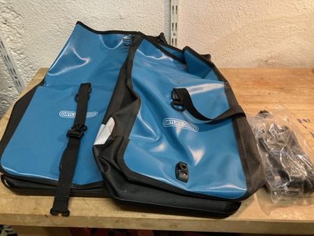 Ortlieb Fahrradtaschen blau Paar neuwertiger Zustand
