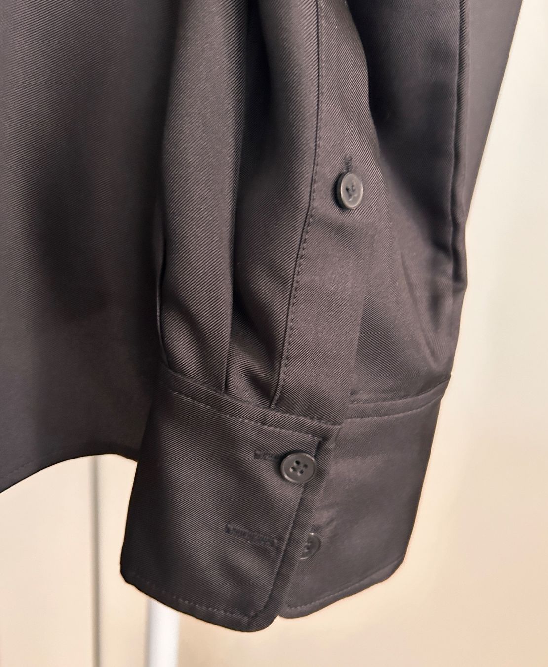 Cos Blusen: Seidenbluse von COS, schwarz, Grösse 36 – Gebraucht aus Kreuzlingen von peetzii 5