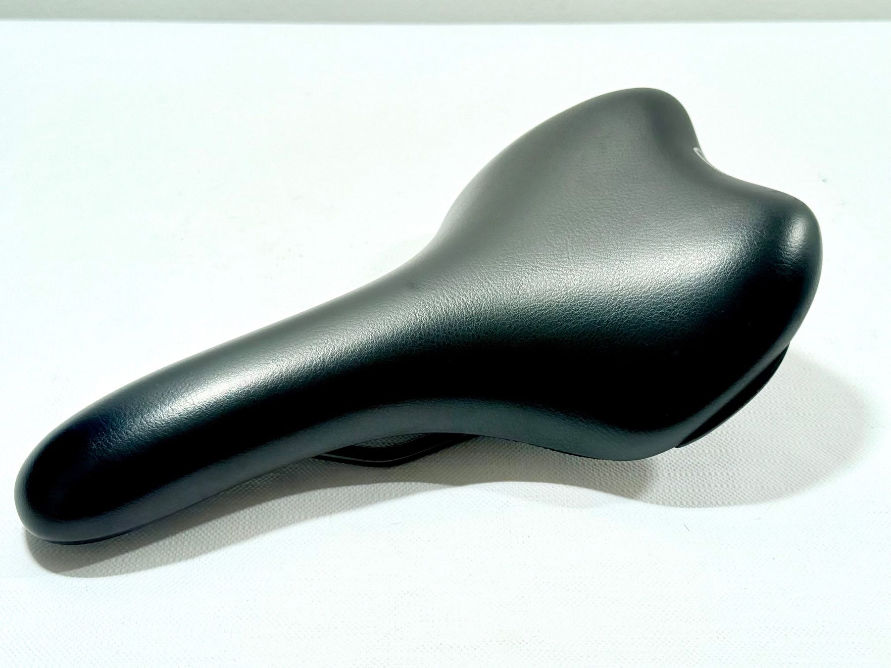 Pezzi di ricambio: Selle Royal SHADOW saddle Sattel 370g TOPZUSTAND – Usato da Luzern venduto da bikeandbeltcom 1