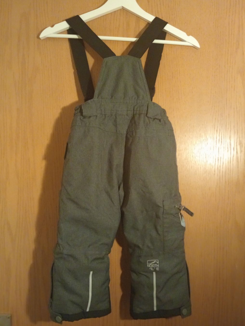 Pantaloni: Kinder Skihose/Schneehose, Grösse 98 – Usato da Allschwil venduto da Evgeniia78 2