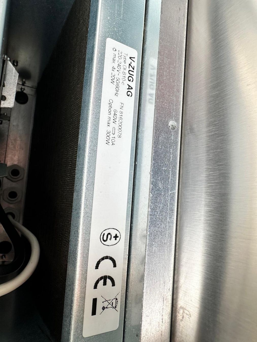 V-Zug Cappe di aspirazione: Dunstabzugshaube V-ZUG Insel ChromeClass – Usato da Spreitenbach venduto da Space_X 7