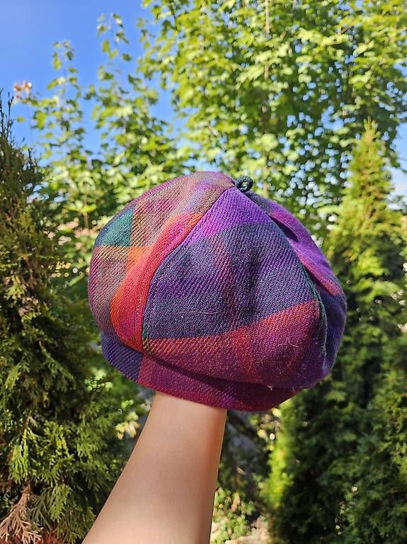 Copricapi, berretti & cappellini: Bunte Mütze / Berets mit Schottenmuster – Usato da Basel venduto da spo_9r87 3