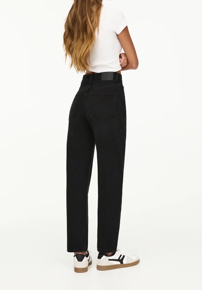 Pull&Bear Jeans: Mom-Jeans – Nuovo (secondo la descrizione) da Riehen venduto da zvillimchaste