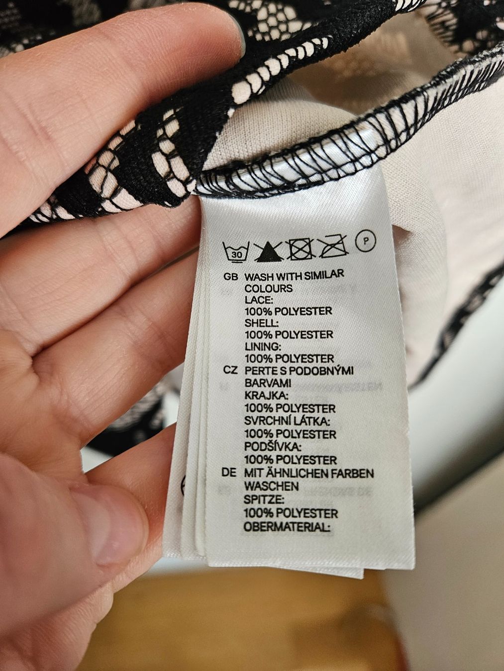 H&M Vestiti: Wunderschönes Kleid Gr.M – Usato da Schaffhausen venduto da sabrina915 3