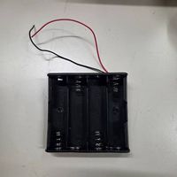 18650 Batteriehalter 4-Slot mit Anschlusskabel